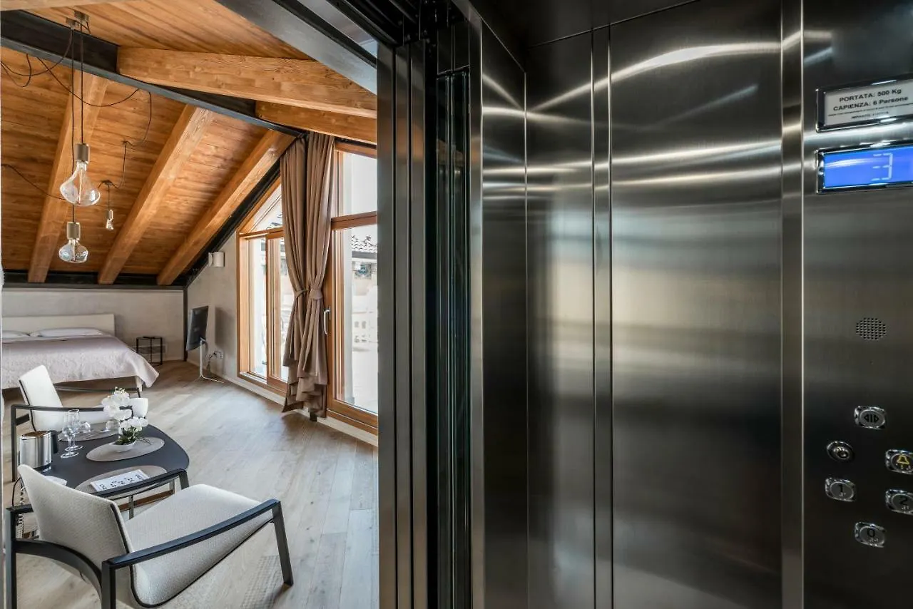 Crocus Apartments سيرمِيوني